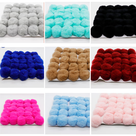 Cute Plush Pom-Pom DIY Keychain – Handmade Fluffy Ball Ornament for Bags, Phones & More