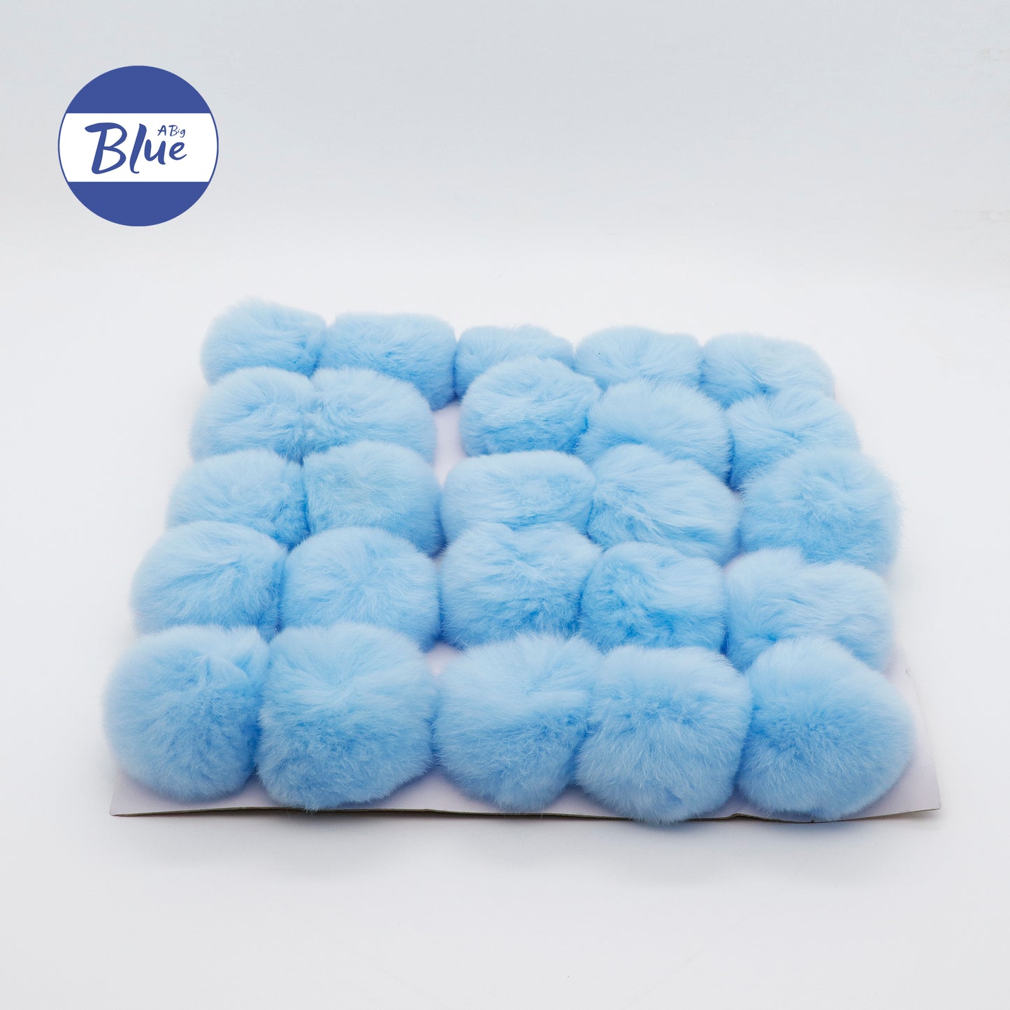 Cute Plush Pom-Pom DIY Keychain – Handmade Fluffy Ball Ornament for Bags, Phones & More