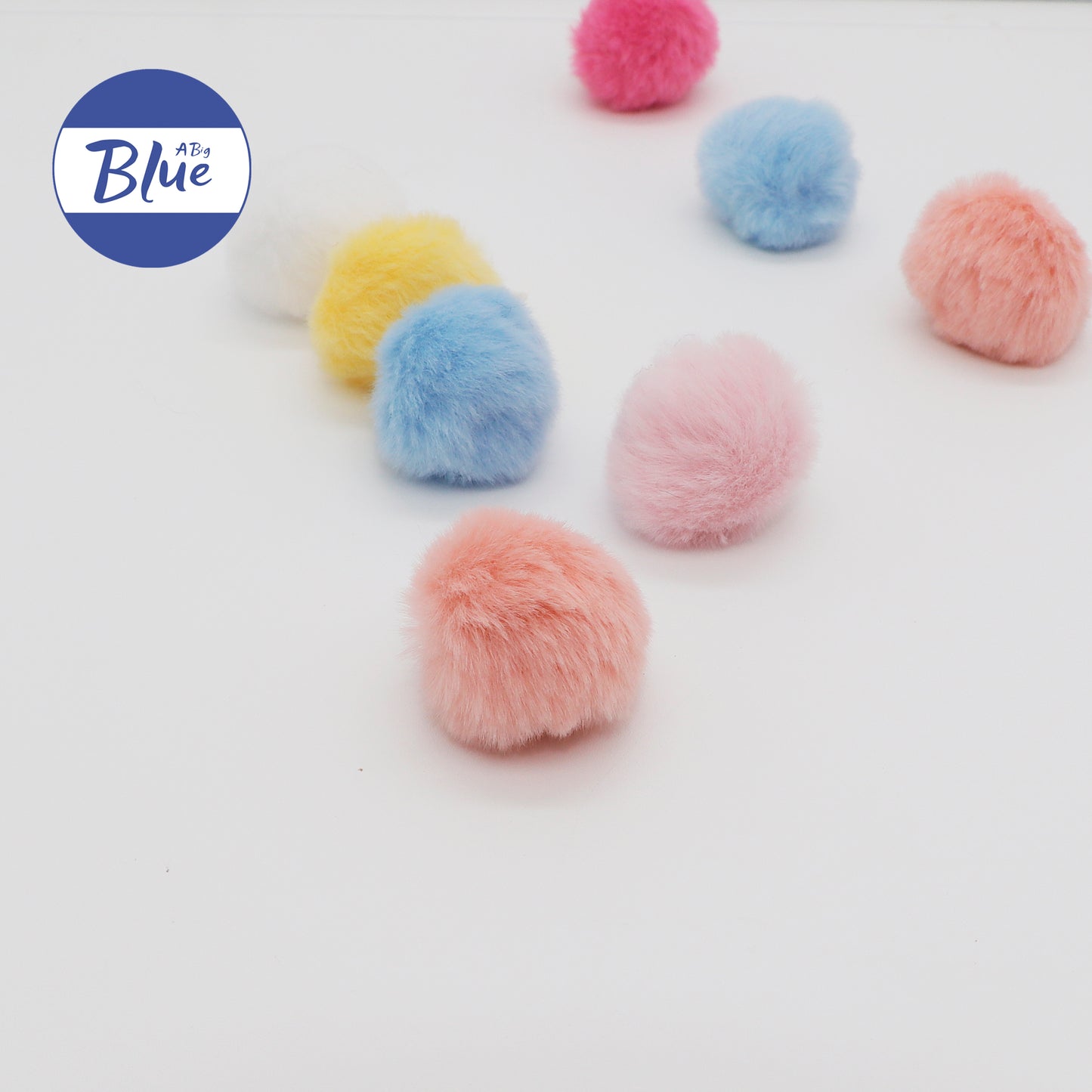 DIY Plush Pom-Pom Accessories – Colorful Cute Fluffy Ball Hanging Charms